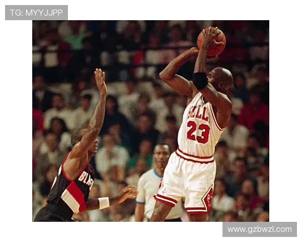 斯科蒂·皮蓬:从芝加哥公牛的助力到篮球历史的传奇风采 斯科蒂·皮蓬:从芝加哥公牛的助力到篮球历史的传奇风采