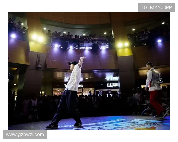 南京街舞队与广州街舞队赛后复盘团队协作的精彩瞬间与经验分享